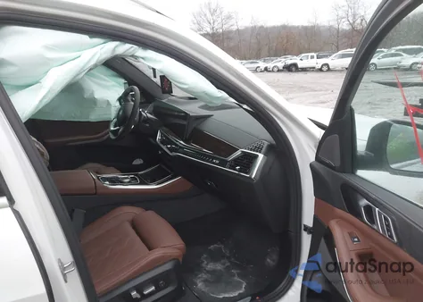 2026 BMW X5 xDrive40I z USA, uszkodzony, nr VIN 5UX23EU04T9223180